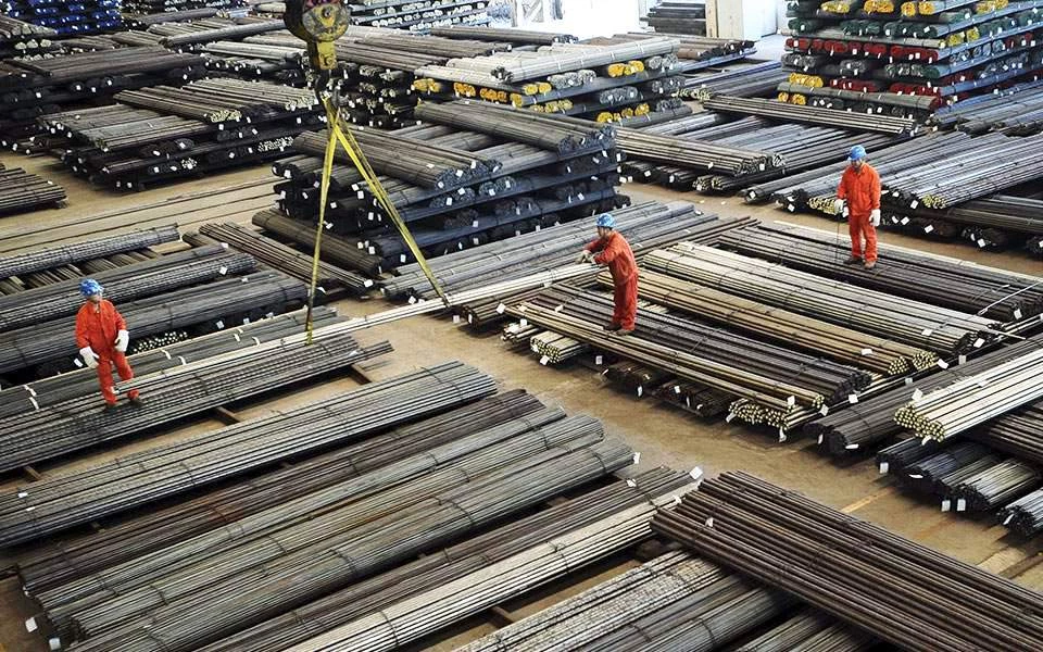 ΗΠΑ: Ετοιμάζονται να επιβάλλουν εκ νέου δασμούς στον χάλυβα και στο αλουμίνιο της Ε.Ε.